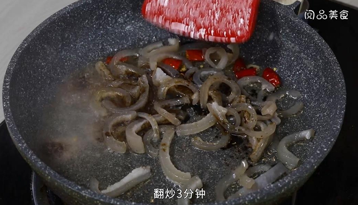 黄豆芽炒肉皮做法步骤：5