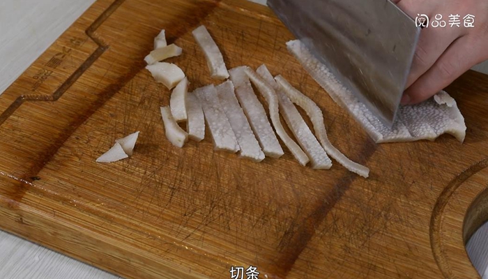 黄豆芽炒肉皮做法步骤：2