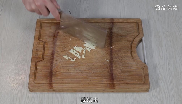 蒜香鸡蛋炒米饭做法步骤：3