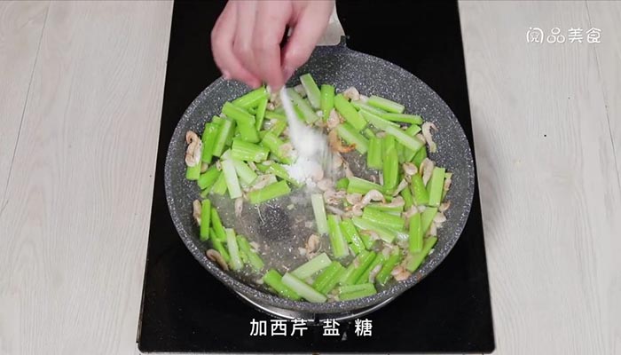 西芹炒河虾做法步骤：7