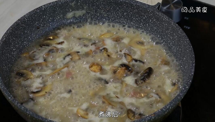 奶油蘑菇汤做法步骤：9