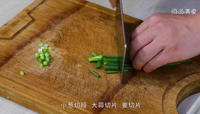 豆芽炒肉丝做法步骤：3