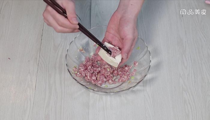 红烧肉酿豆腐做法步骤：7