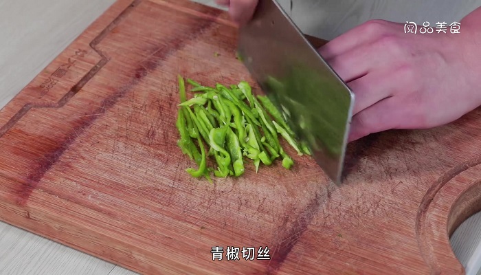 榨菜青椒土豆丝做法步骤：2