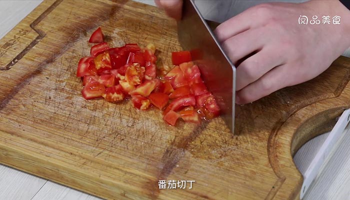 番茄焖青豆做法步骤：2