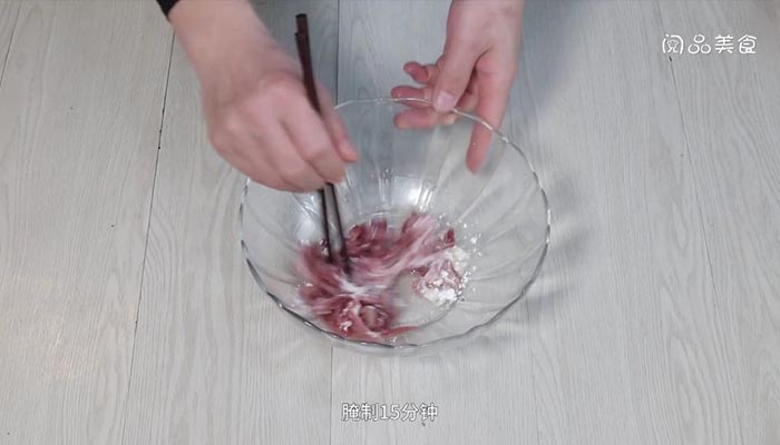 肉炒青椒豆腐做法步骤：5