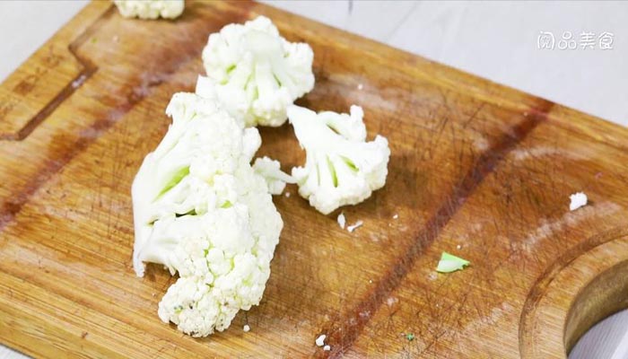 花菜炒土豆做法步骤：3