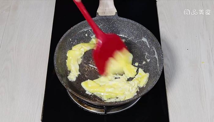香菇鸡蛋炒米粉做法步骤：7