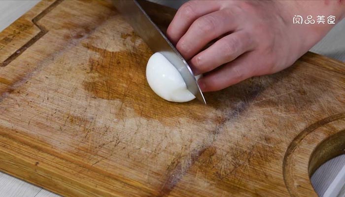 如何切煮鸡蛋做法步骤：6