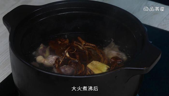 茶树菇炖鸡汤做法步骤：5