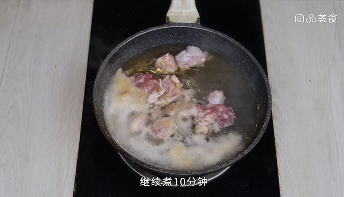 茶树菇炖鸡汤做法步骤：4