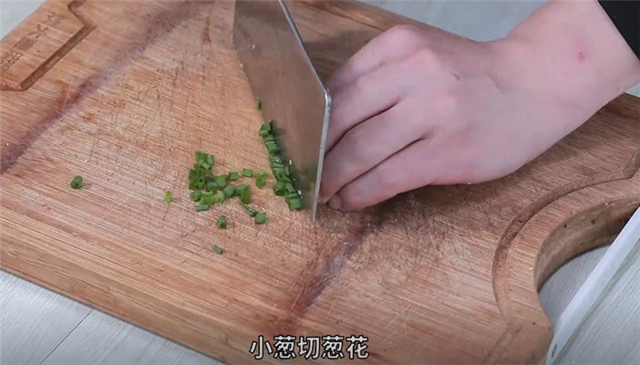 榨菜毛豆炒瓜皮做法步骤：4