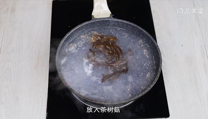 茶树菇汤做法步骤：4