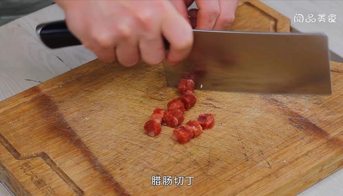 腊肠炒饭做法步骤：4