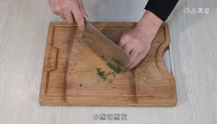金针菇炒肉丝做法步骤：5