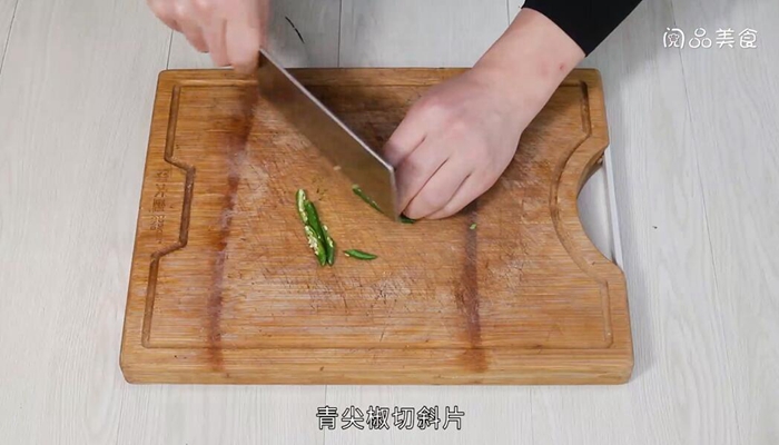 干锅辣白菜做法步骤：4