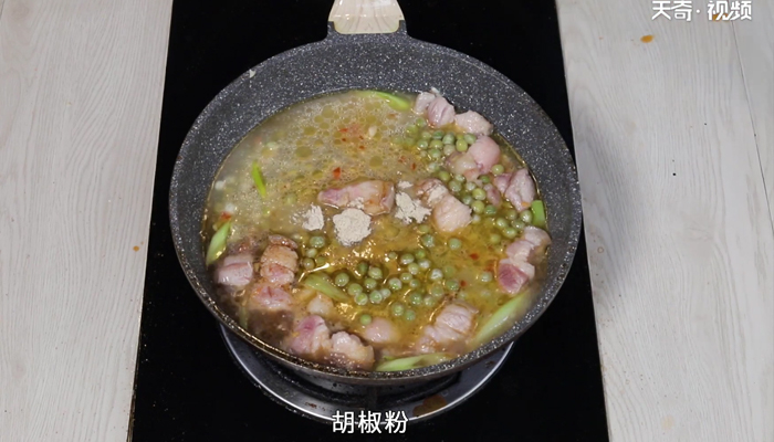 肉丁焖青豆做法步骤：11