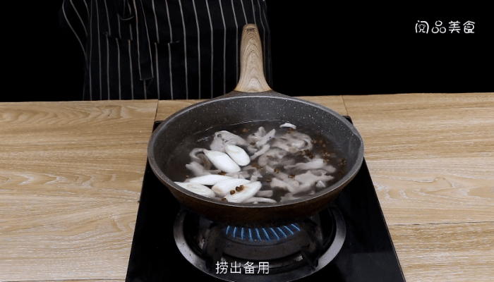 红枣莲子猪肚汤做法步骤：8