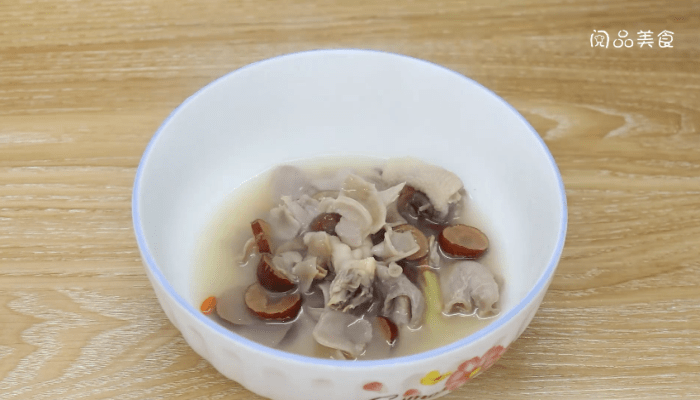 红枣鸡脚鱼肚汤做法步骤：9