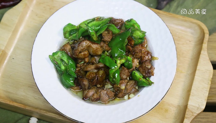 鸭腿肉炒辣椒