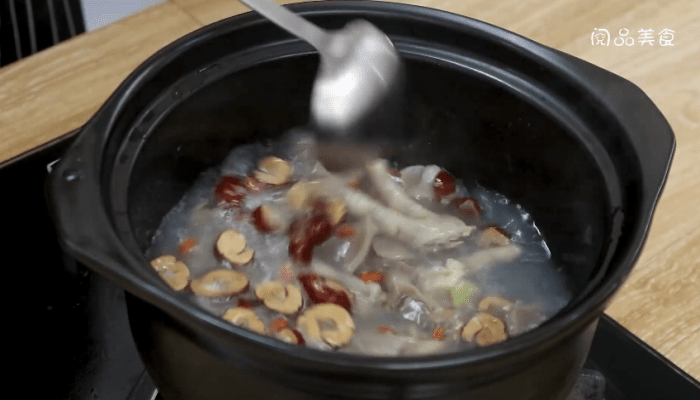 红枣鸡脚鱼肚汤做法步骤：8
