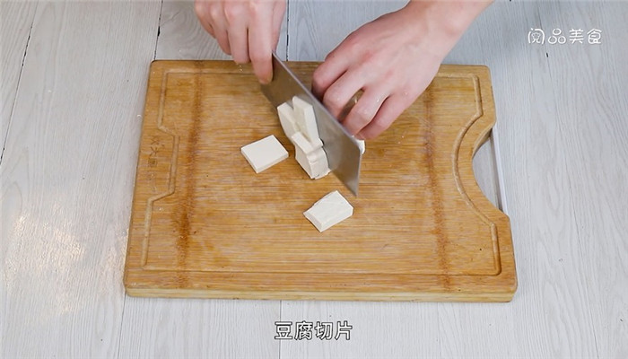 蒜苔炒豆腐做法步骤：3