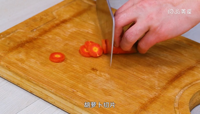 豆干回锅肉做法步骤：4