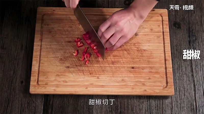 蒜烧牛肉粒做法步骤：5