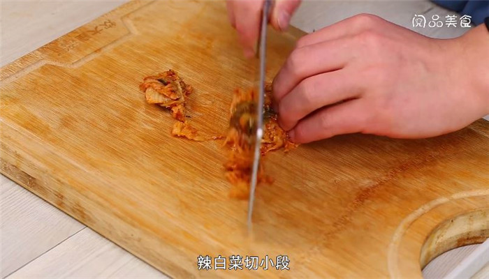 东北泡菜炒饭做法步骤：2