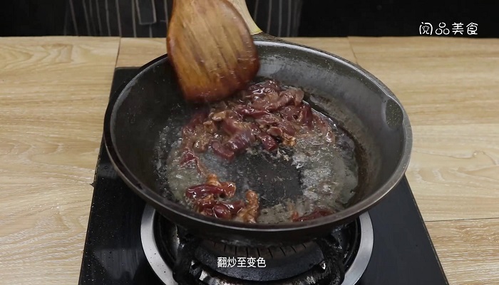 尖椒爆炒牛肉做法步骤：7