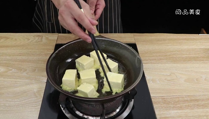 豆腐鸡蛋锅贴做法步骤：7