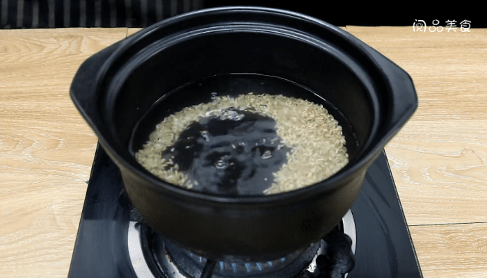 糙米红枣粥做法步骤：7