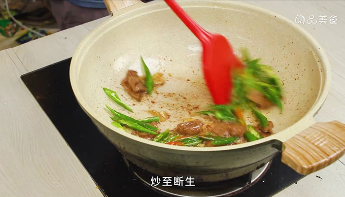 青椒炒肉做法步骤：14