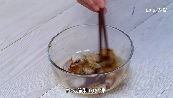 虾仁炒丝瓜番茄做法步骤：2