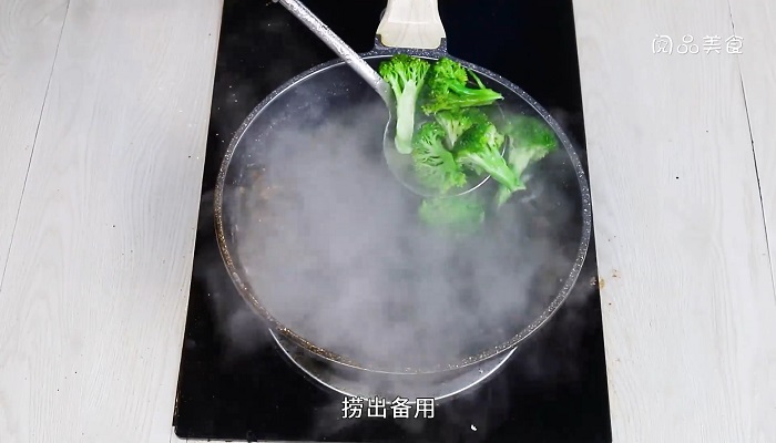 蒜烧牛肉粒做法步骤：2