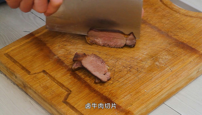 川菜韭香牛肉做法步骤：2