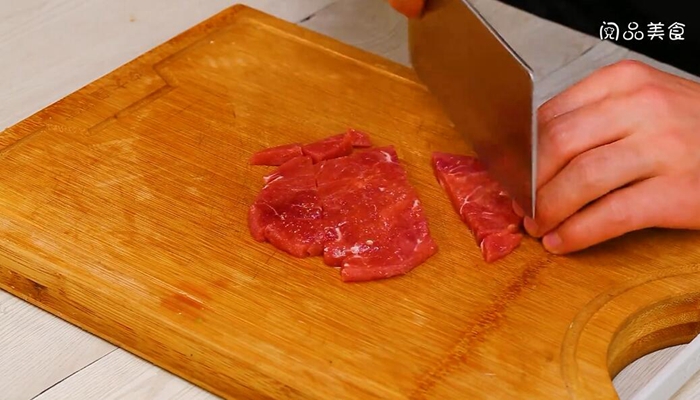 铁板牛肉做法步骤：3