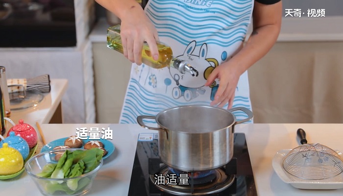 浇汁香菇炒青菜做法步骤：6