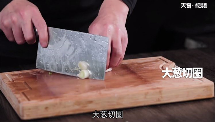 榛蘑炒土豆片做法步骤：6