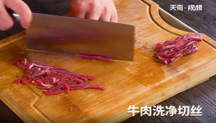 酸笋炒牛肉做法步骤：5