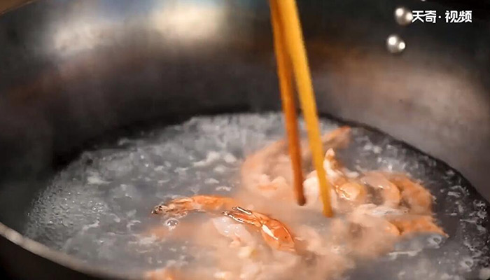 小葱米椒铺盖虾做法步骤：9