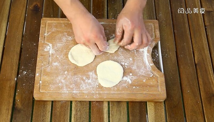 油酥饼做法步骤：7