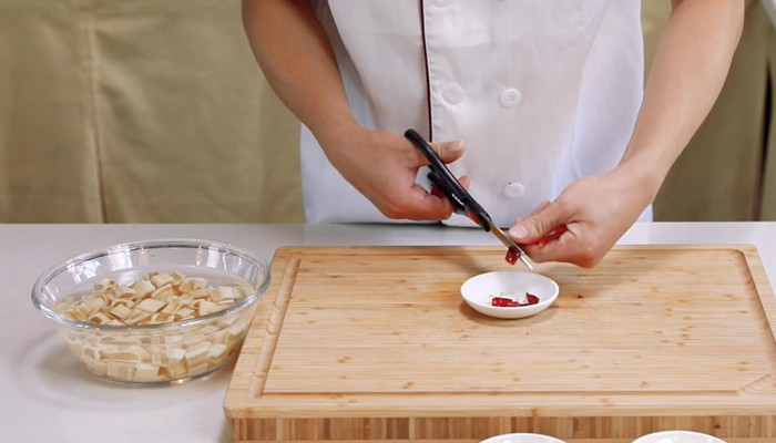 藕丁怎么炒做法步骤：5