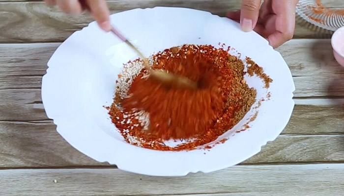辣椒油的做法做法步骤：2