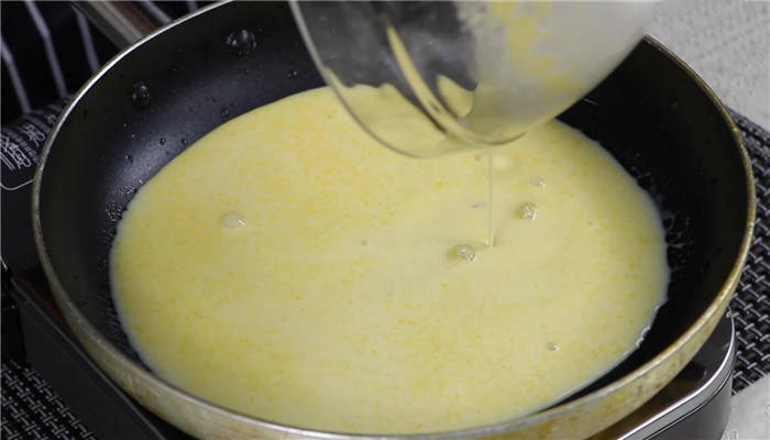 奶黄包的做法做法步骤：5