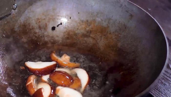 香菇油菜的做法做法步骤：4