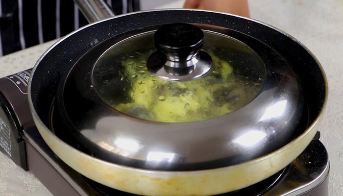 水煎饺的做法做法步骤：8
