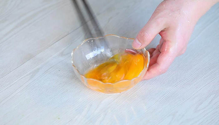 黄瓜炒鸡蛋的做法做法步骤：4