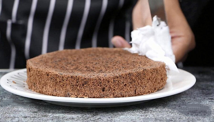 黑森林蛋糕的做法做法步骤：7