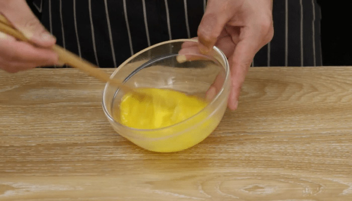 广式凉瓜炒蛋的做法做法步骤：3